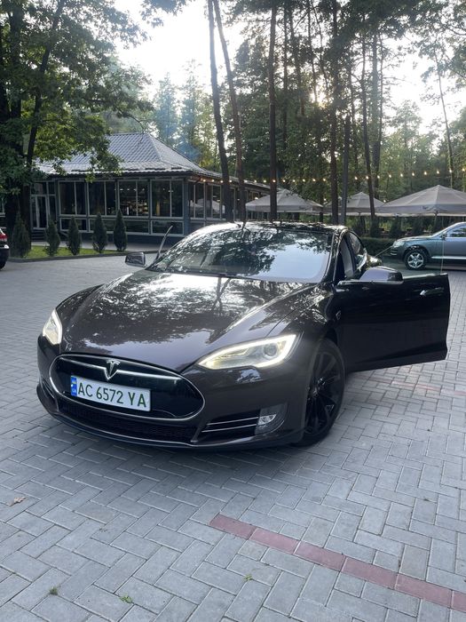 Тесла Модель S 85kw Європа
