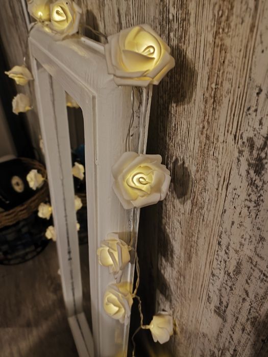 Lustro ozdobne z różyczkami