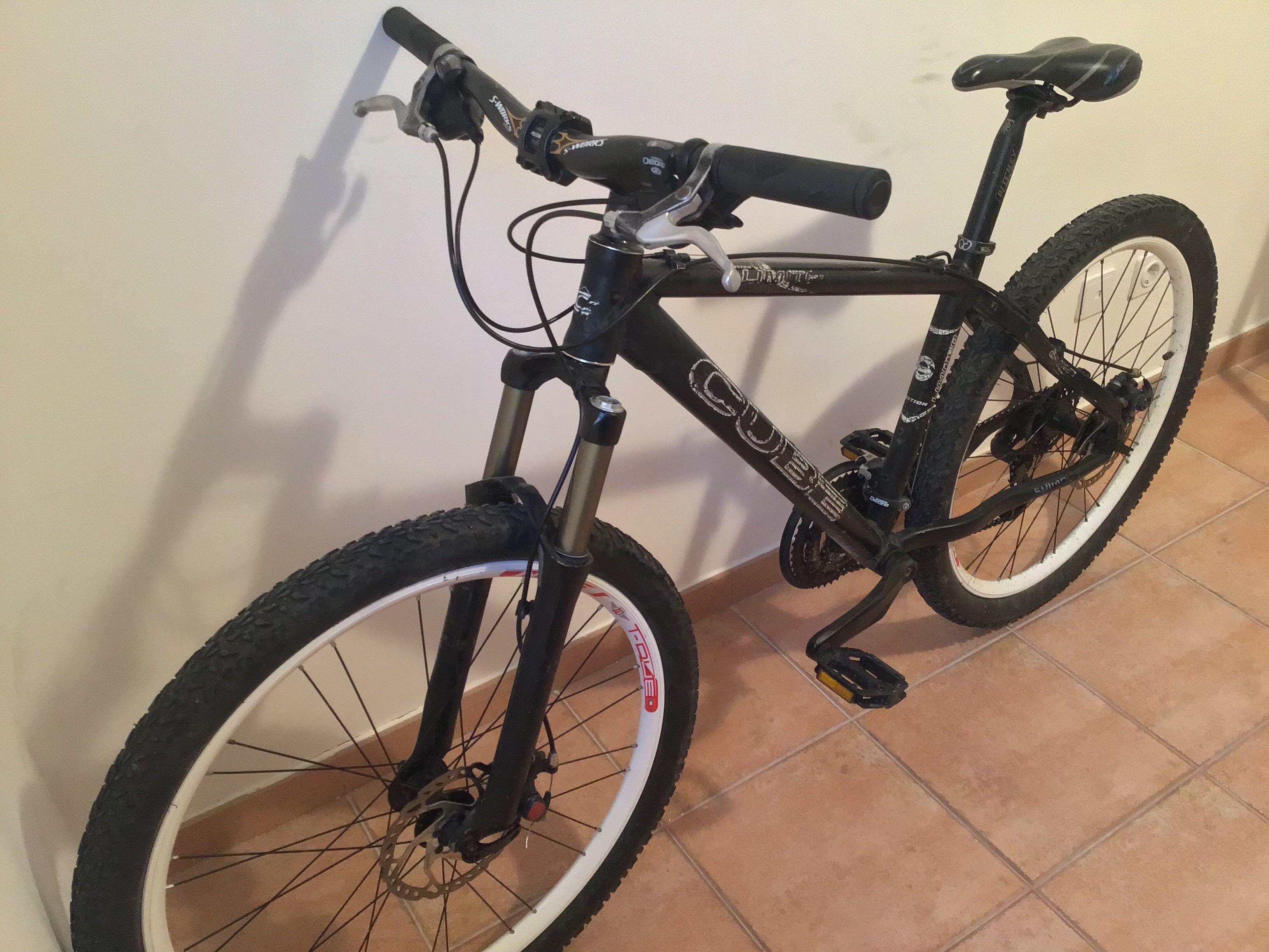 Bicicleta Cube btt