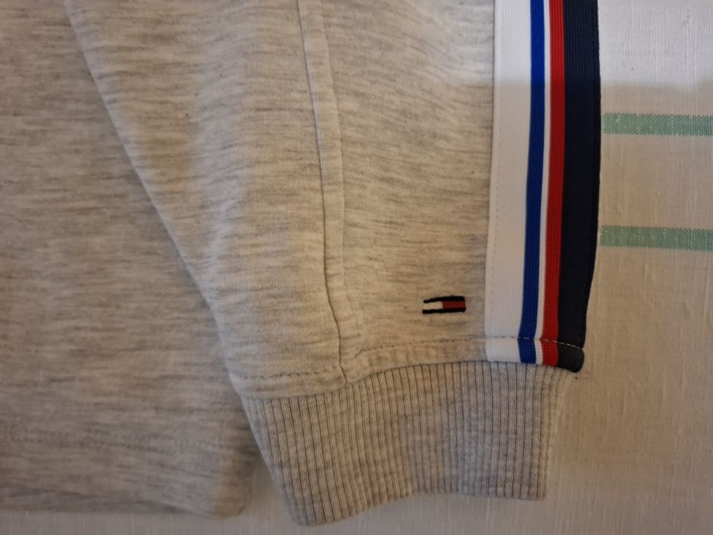 Tommy Hilfiger толстовка/худи для девушки