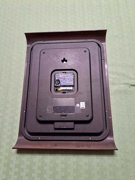 Zegar ścienny na baterie Ouartz