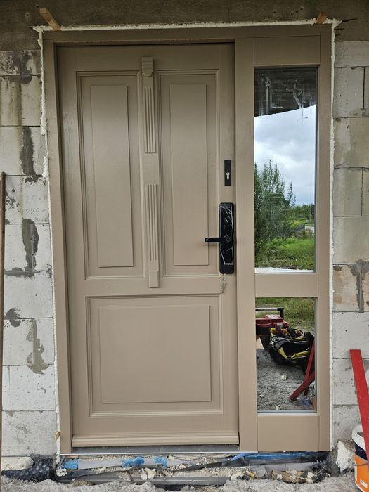 drzwi zewnętrzne drewniane producent/montaz/dowóz