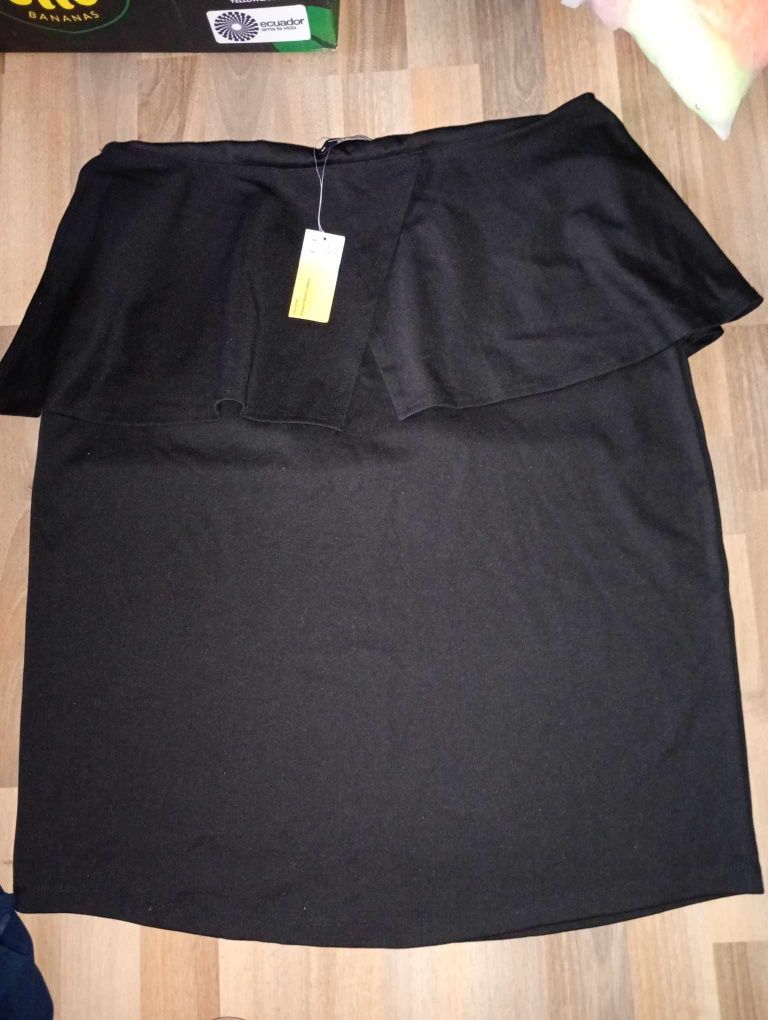 Czarna elegancka spódnica z baskinką rozmiar 48