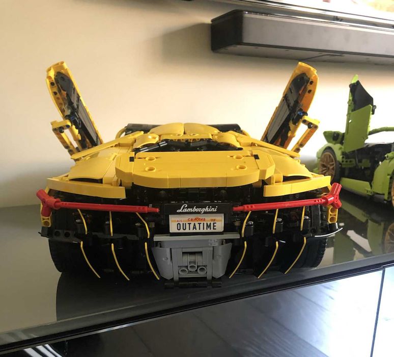 Конструктор Technic Lamborghini Centenario. Масштаб 1:8. 3899 деталей.