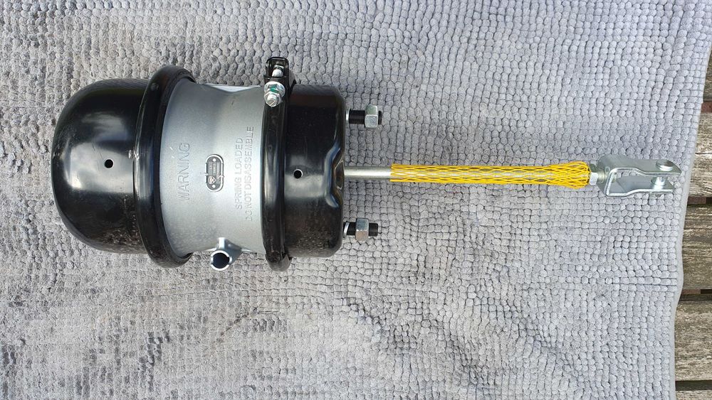 Cylinder hamulcowy z podwójną membraną