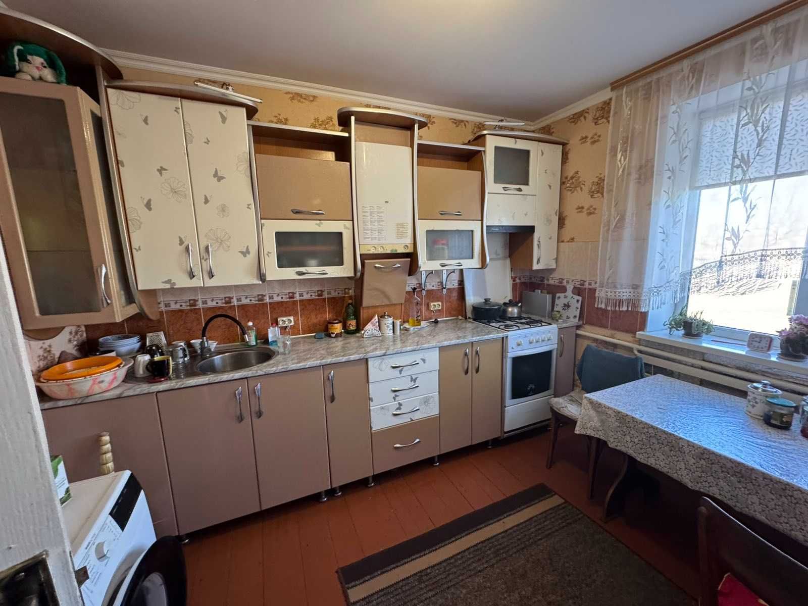 Продаж гарного будинку із земельною ділянкою в с. Уладівка