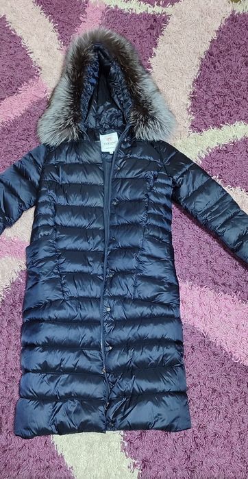 Жіночий пуховик з хутром