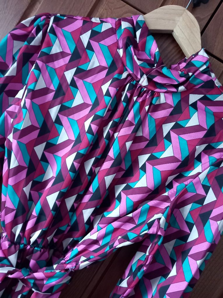 Top e vestidos Timiami - NOVOS