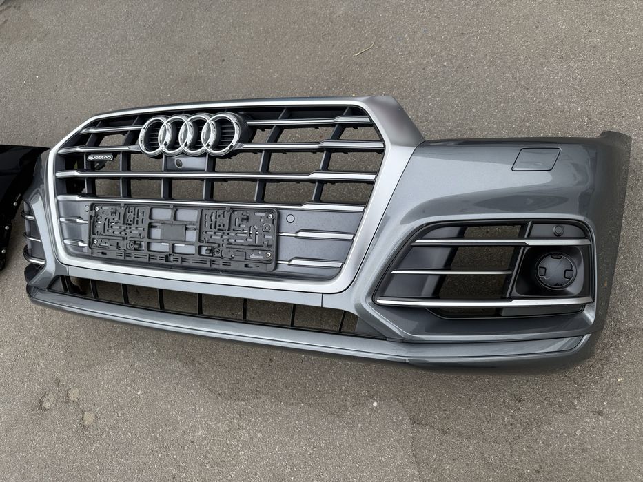 Audi Q5 80a sline бампер з камерою 6 парктроніків