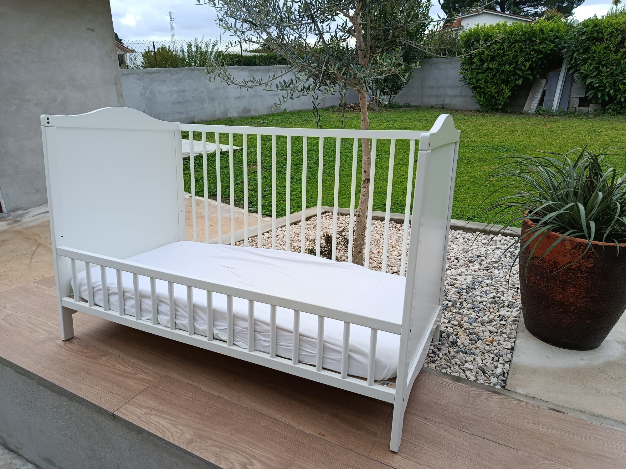 Cama de criança com colchão