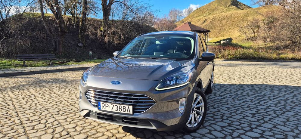 Ford Kuga Ford Escape Kuga Titanium Hybrid AWD 4X4