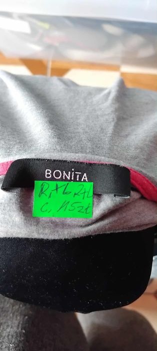 Bluza szara w naszy kwat