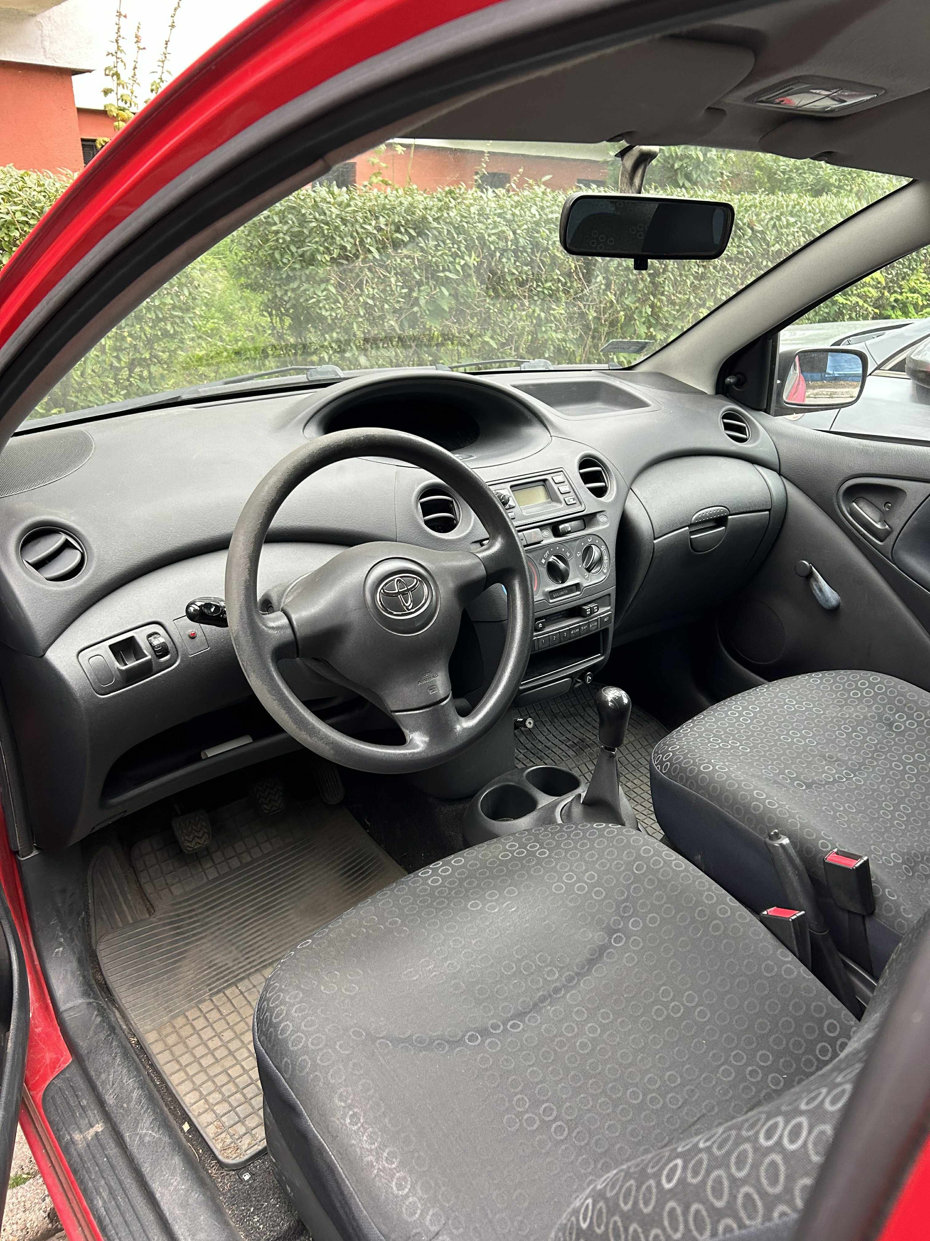 Toyota Yaris 1.0 vvt-i 2004r.