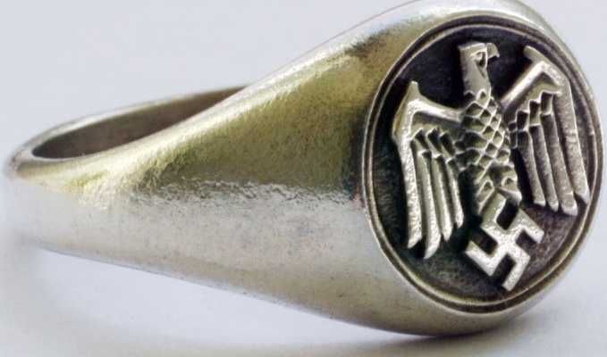 Серебряный  перстень офицера Вермахта 1943 г. с изображением орла