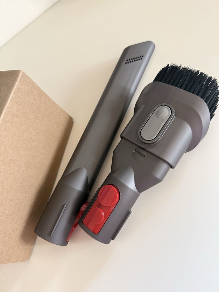 Dyson nowy zestaw mini elektroszczotka  hair screw tool i inne