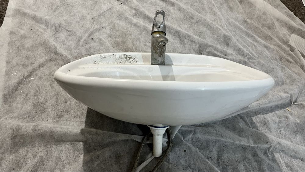 Умивальник для ванної кімнати