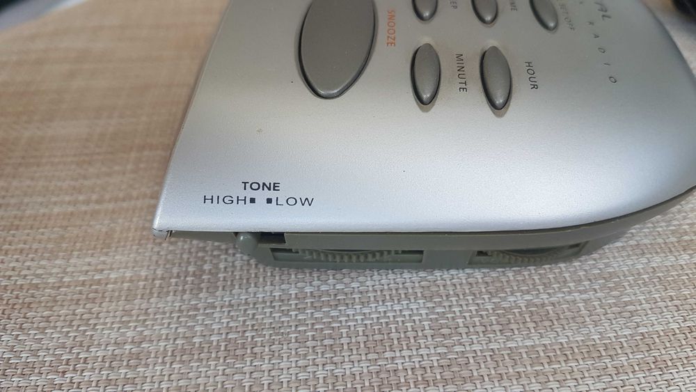 Radiobudzik CR-4 Digital