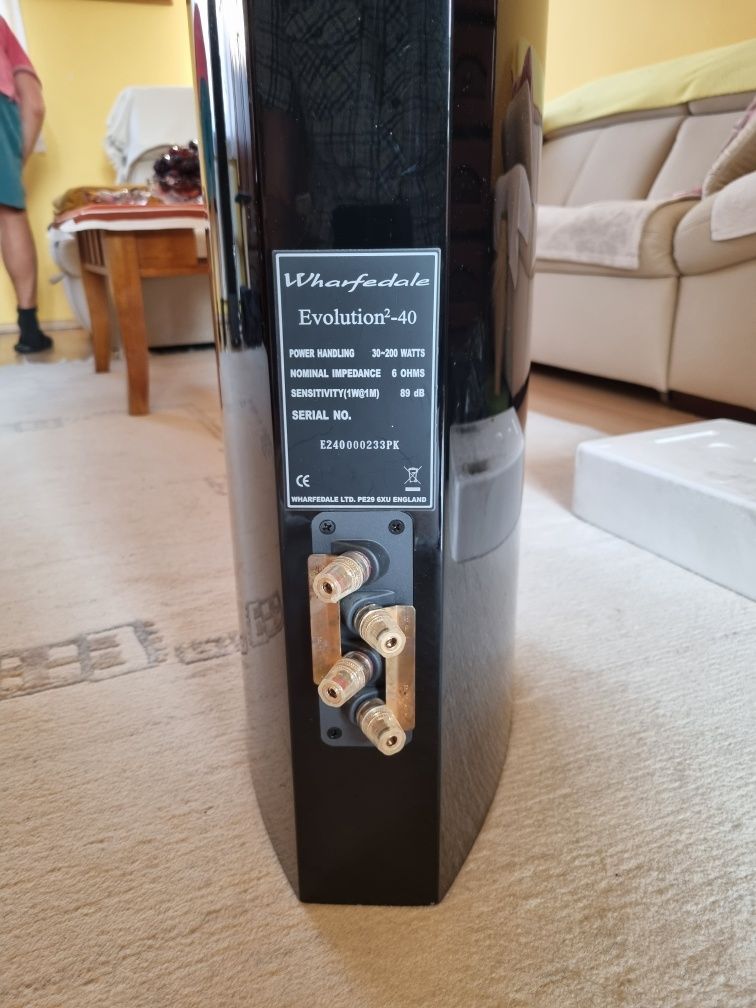 2 kolumny Wharfedale Evolution 2-40