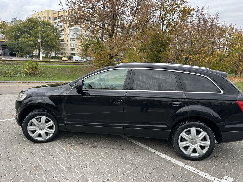 Audi Q7  нерозмитнена