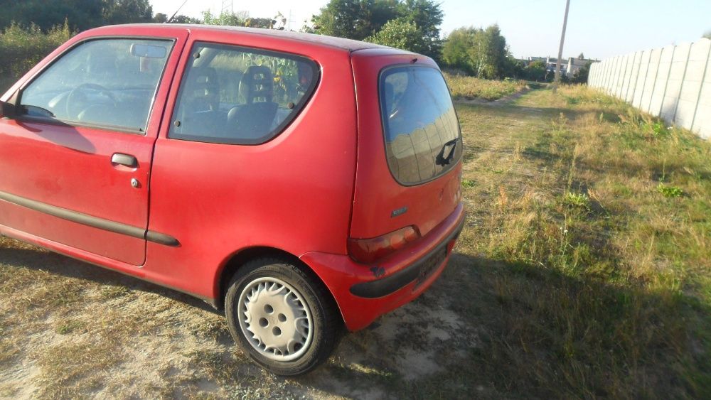 Fiat Seicento, 1.1 benzyna, kolor czerwony, drzwi kompletne