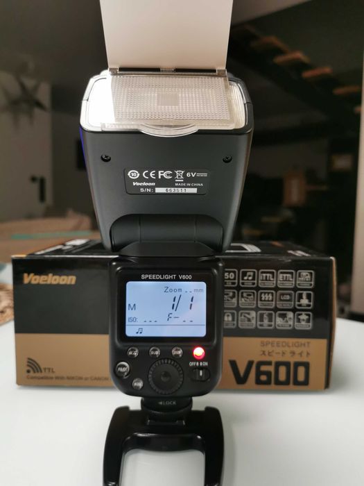 Lampa błyskowa VOELOON V600 do Nikona