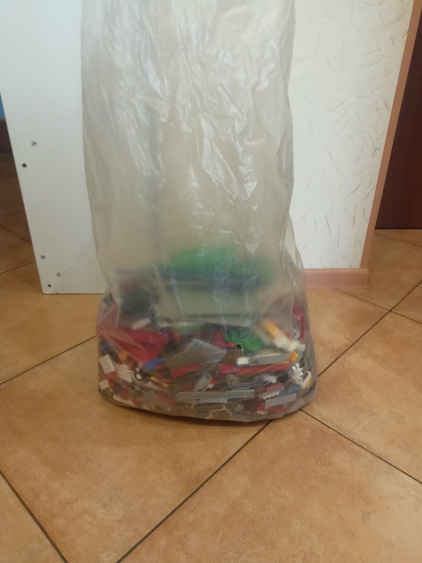 Продам лего запчастини