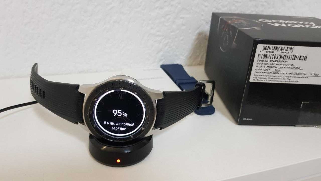 Смарт годинник Samsung Watch 46mm R800