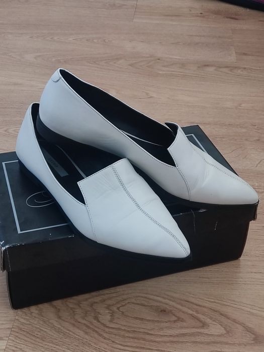 Туфлі шкіряні світлі