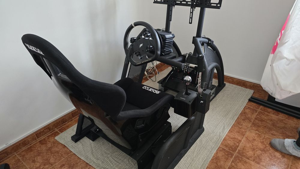 Estrutura de simulador cockpit Fanatec Rennsport V2