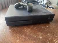 Xbox one 1TB z jednym kontrolerem