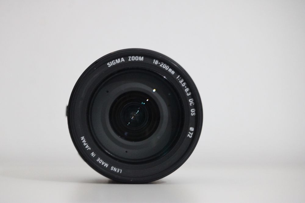 Sigma Lente 18-200mm f/3.5-6.3 DC OS