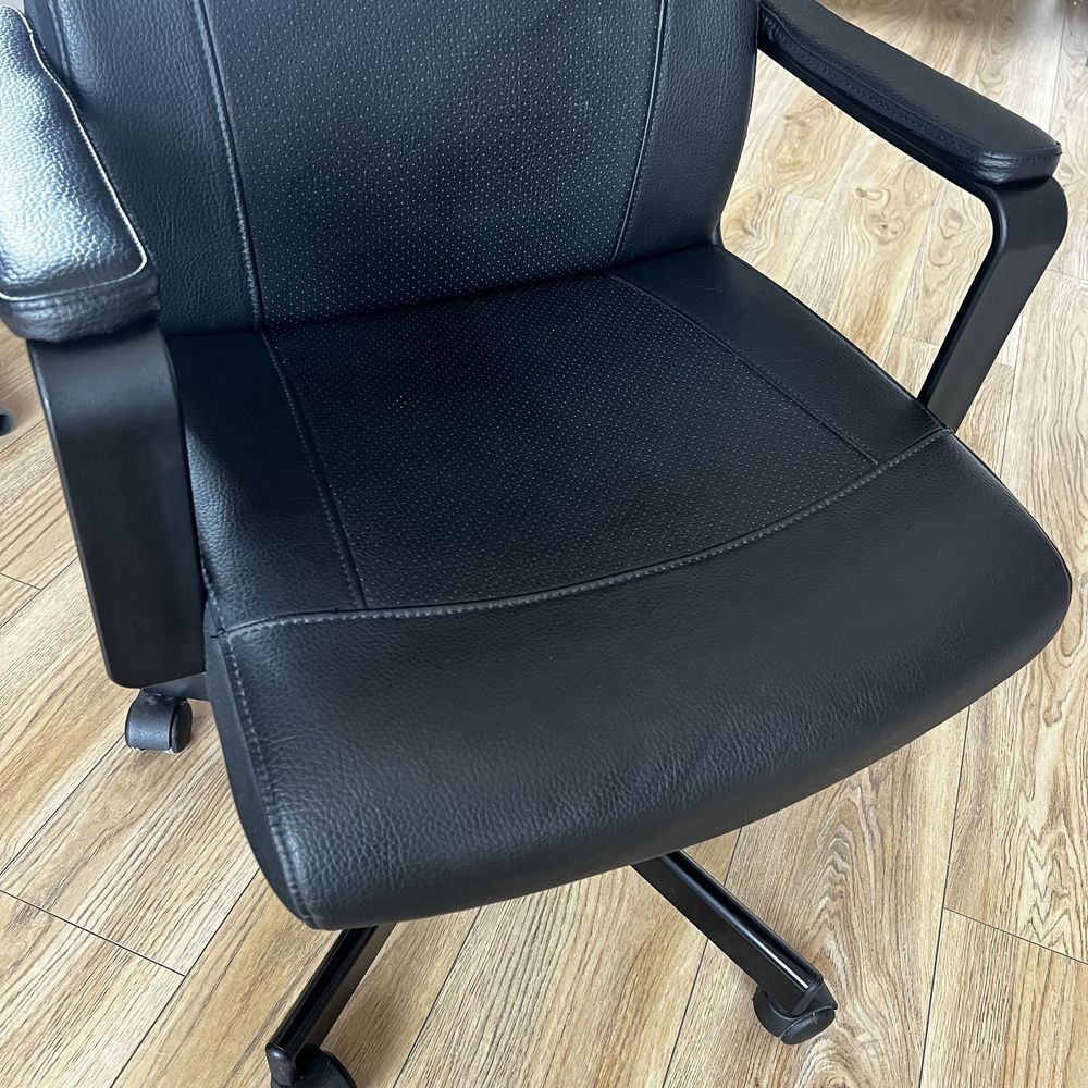 Krzesło biurowe obrotowe Ikea MILLBERGET