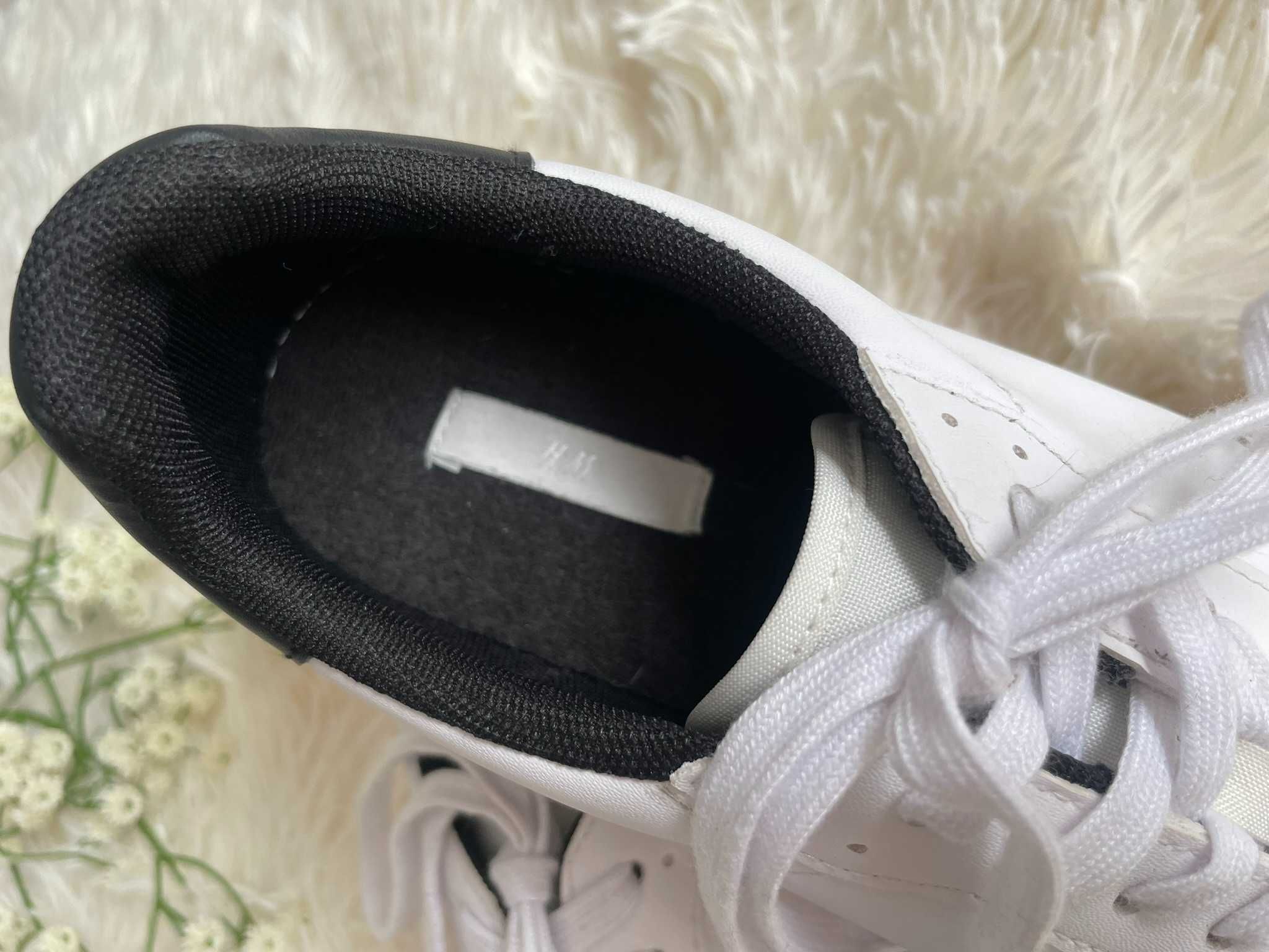 H&M buty sportowe białe wiązane czarne wstawki 40 25,6 cm