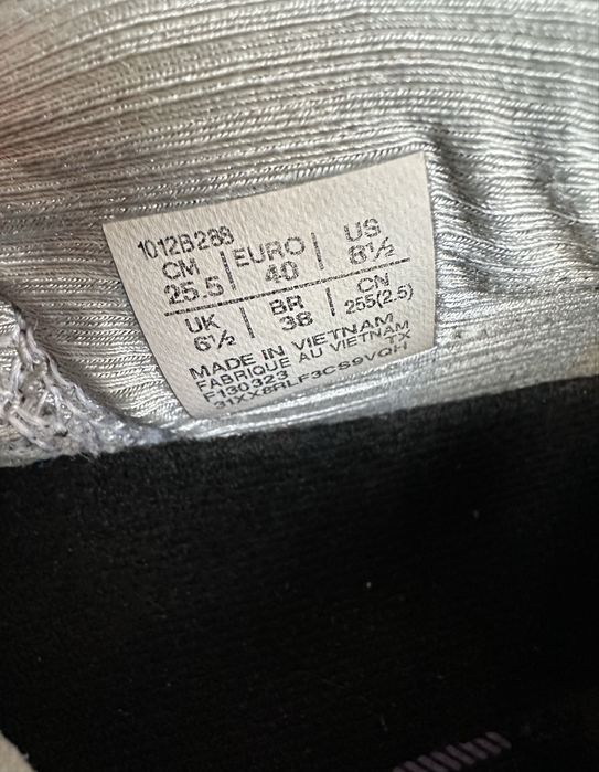 Оригінальні кросівки Asics Novablast 3 асікс 40,5 розмір 26см дитячі