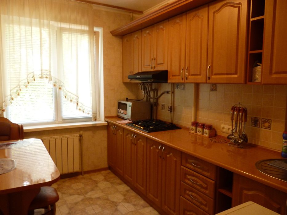 3 к/к з автономкою на 6-й Слобідській довгостроково