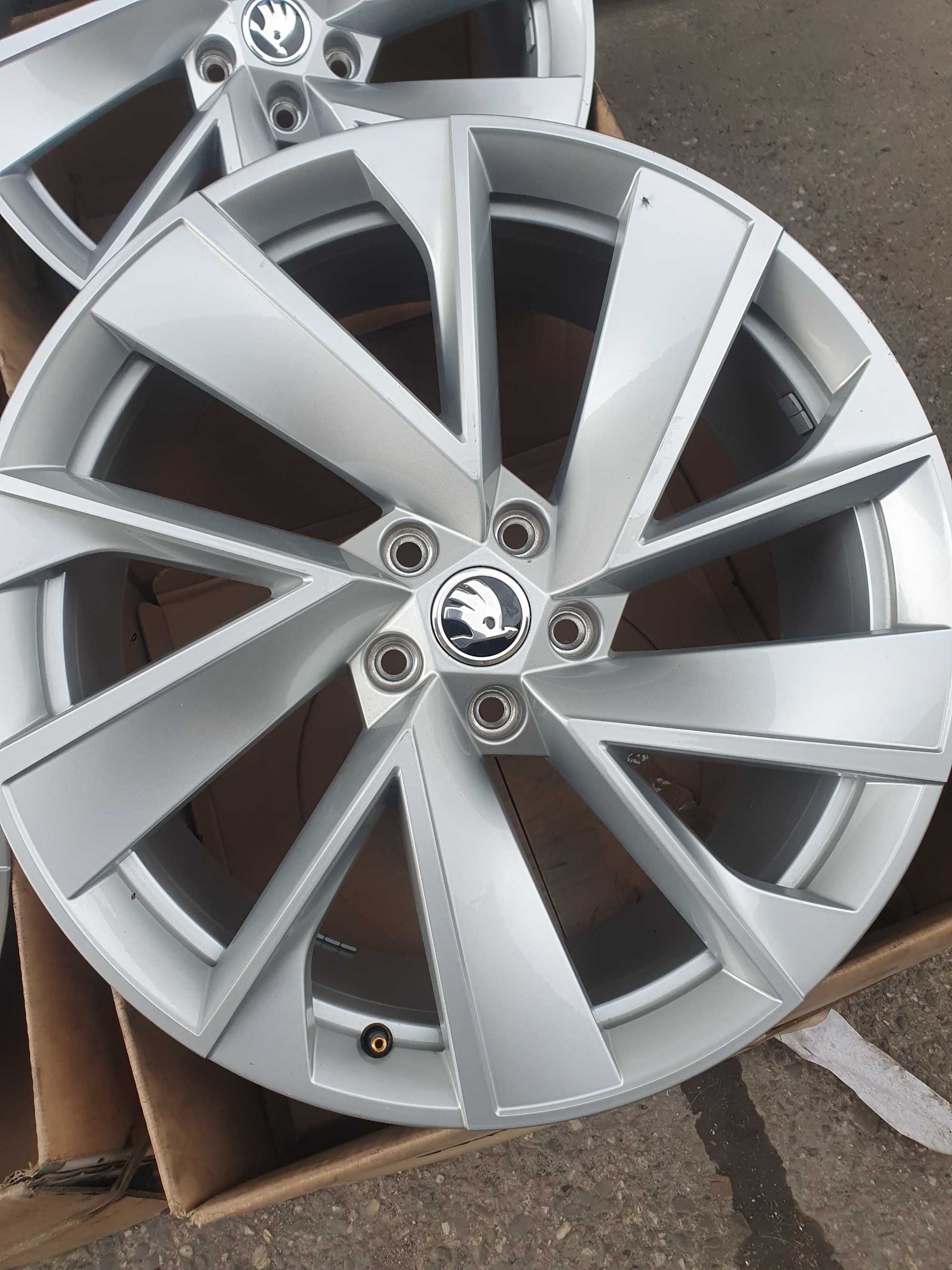 99I#Alufelgi 5x112 8Jx20" Et45 SKODA ENYAQ, KAROQ,Kamig