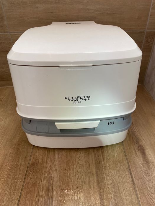 Toaleta Porta Potti Qube 145