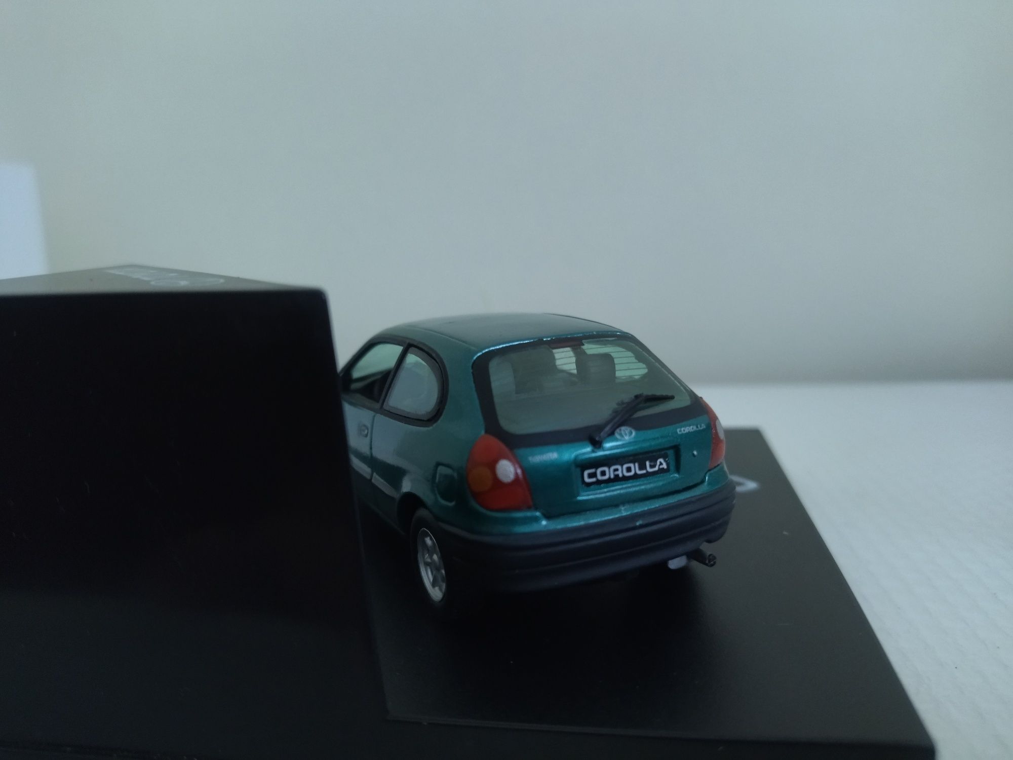 Miniatura Toyota Corolla 1/43 Nova