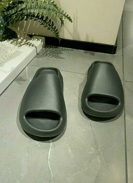 Szary Buty Klapki adidas Yeezy Slide Granite Rozmiar.38
