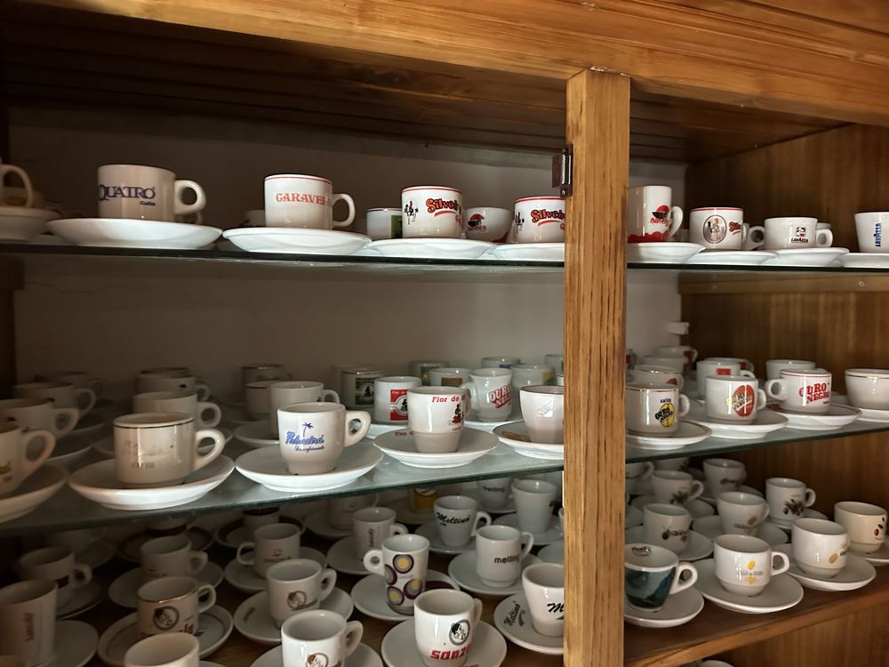 Coleção de 1260 Chávenas de Café - 40 anos