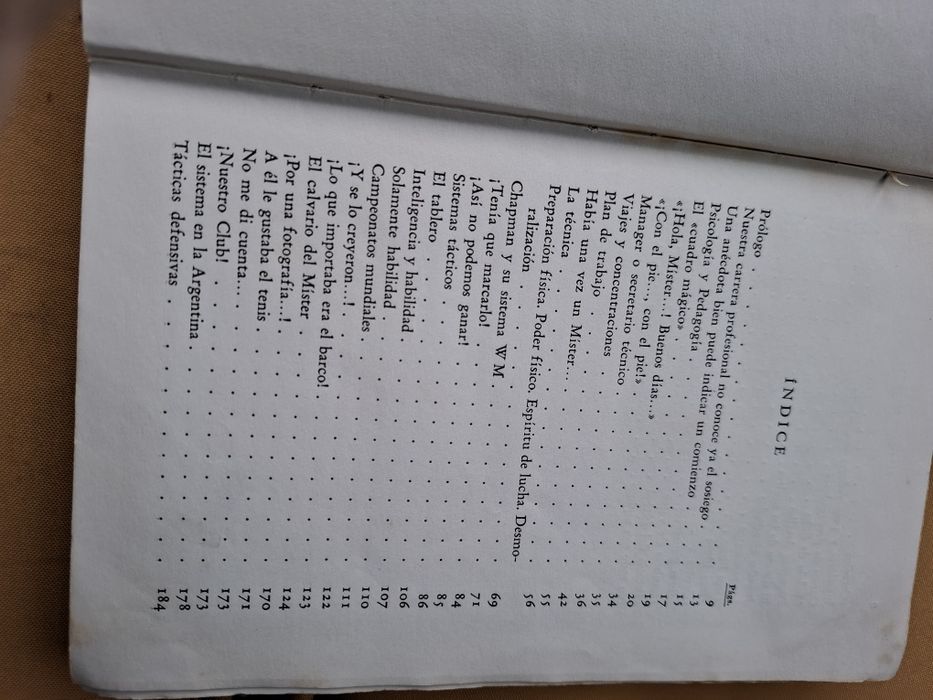 Livro tecnico de futebol antigo de 1957