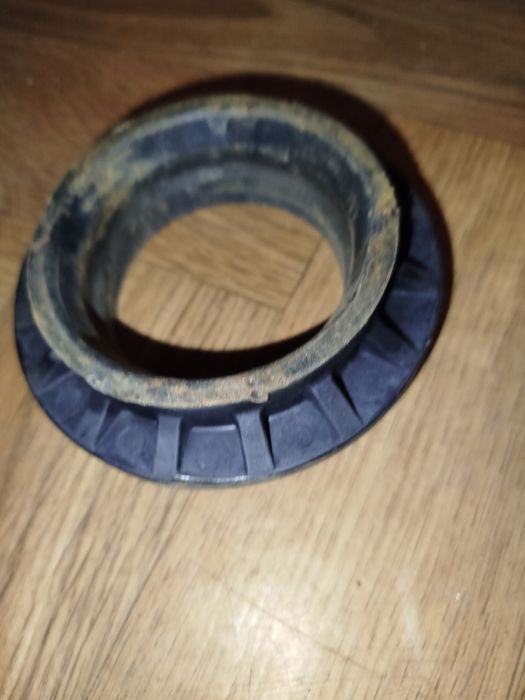 Опора заднього амортизатора Мерседес W163