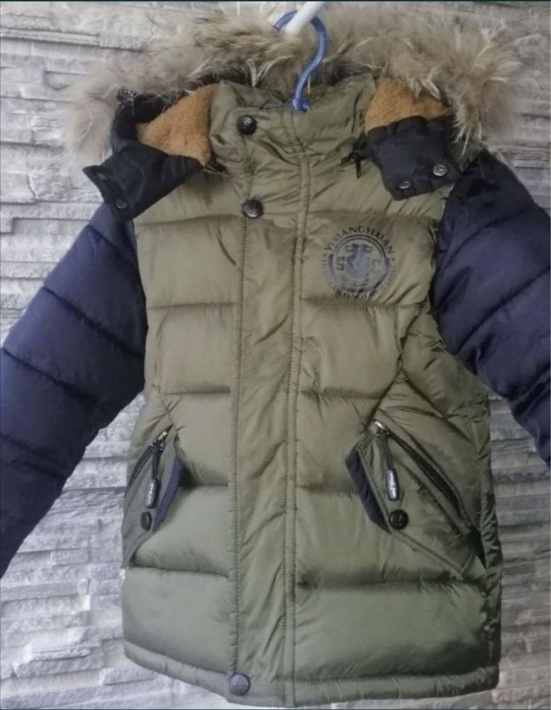 куртка зимня на 3-4 роки