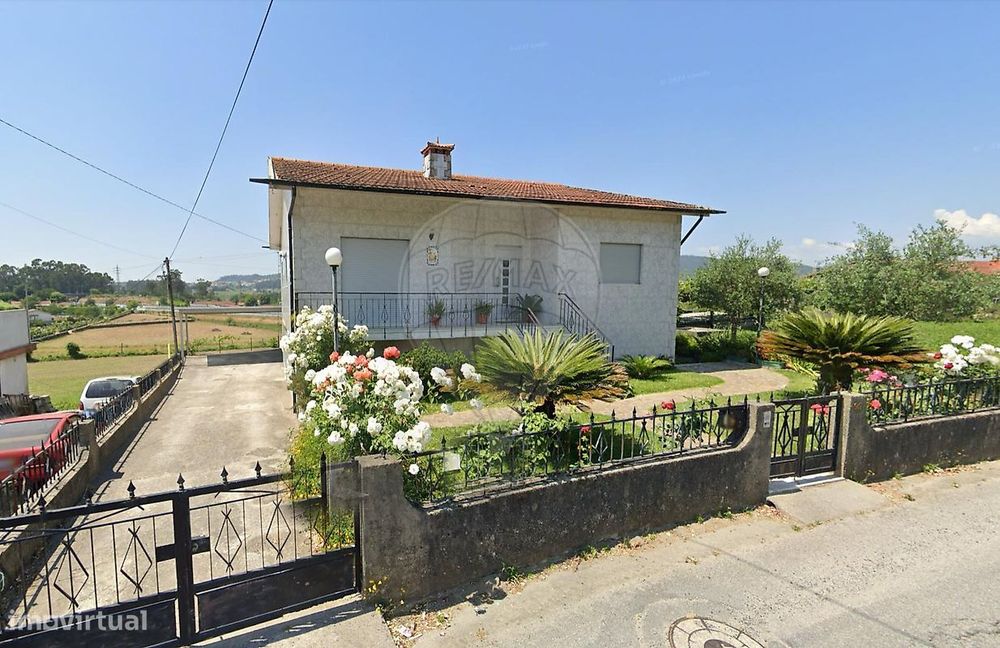 Moradia T4 para venda