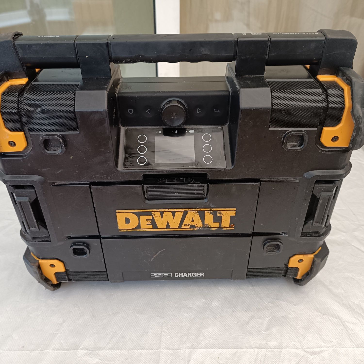 Радіо Dewalt DWST1-81079-GB