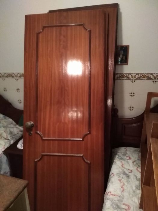 1 portas em Madeira para toda a casa
