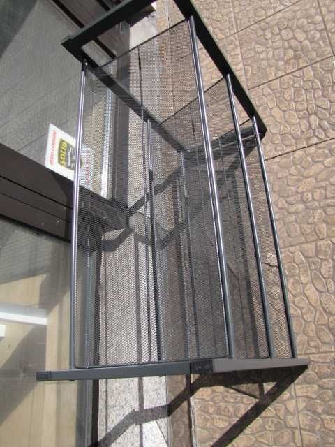 SONGMICS 3-poziomowy stojak na buty z metalowej siatki, regulowany