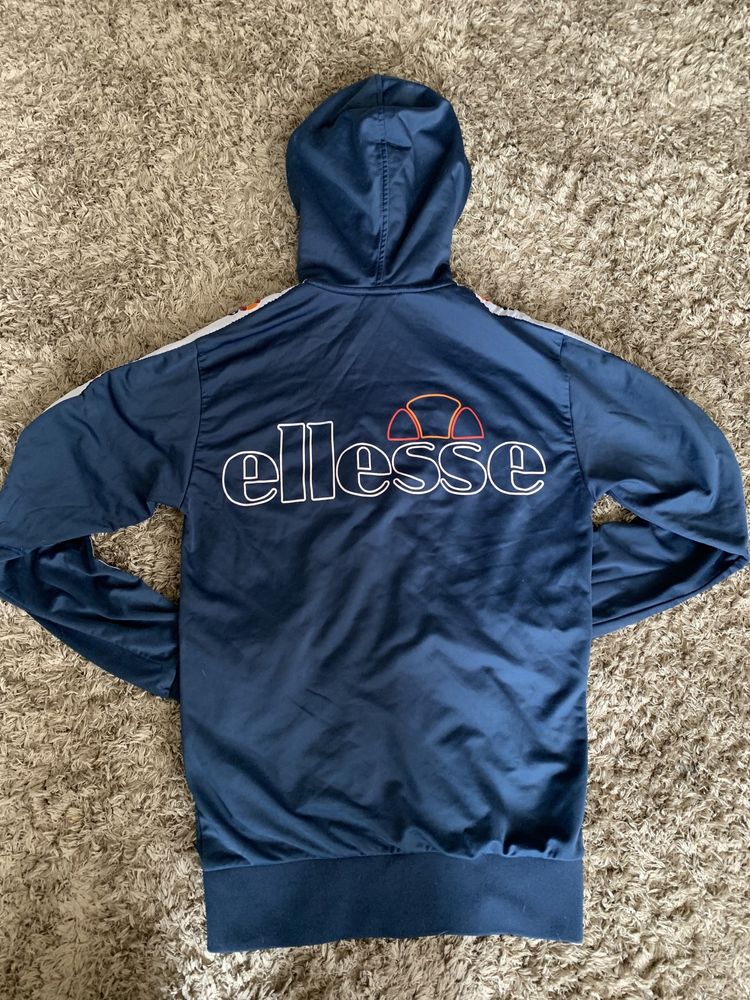 Ellesse  на лампасах