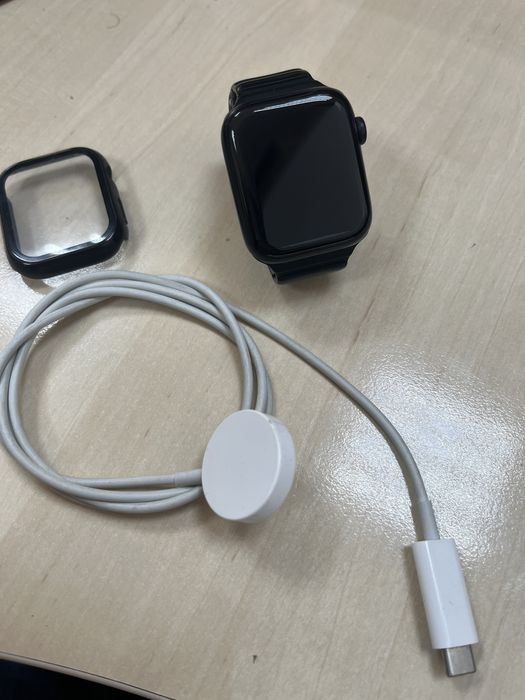 Смарт-часы Apple Watch SE (2gen) 2023 A2723 (MRE93LL/A) 44мм OLED