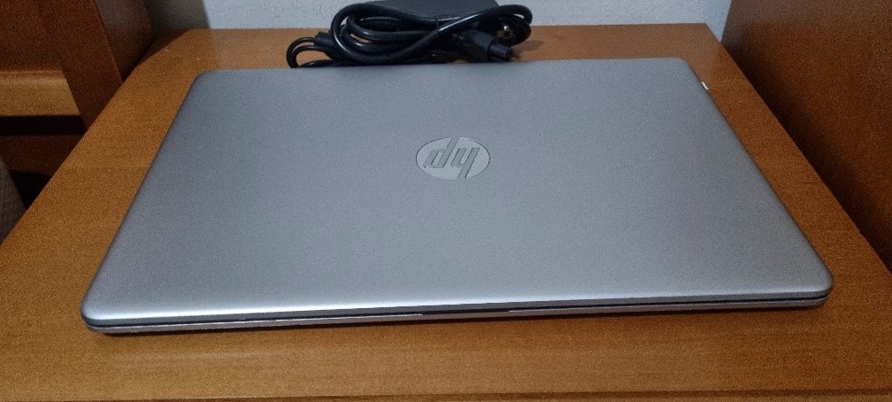 Portátil hp 15 ryzen 5300u 8gb ssd 256gb como novo
